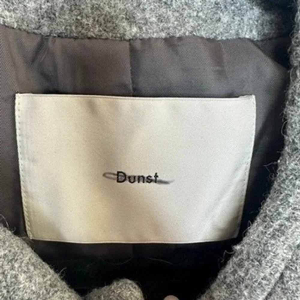 Dunst lady workwear silhouette
